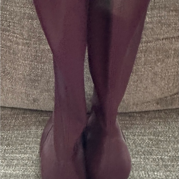 STUART WEITZMAN Ladies Size 7.5 Burgandy Leather Tall Heeled Boots - Picture 4 of 12
